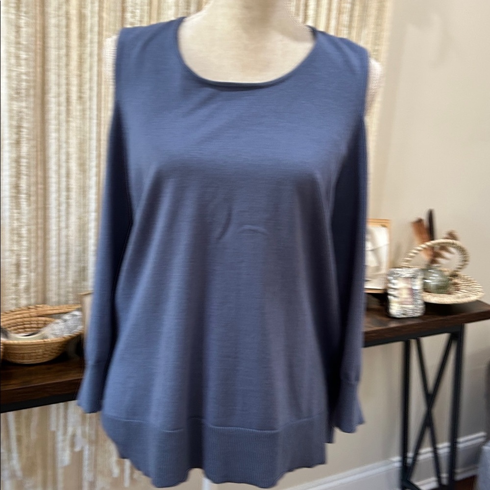 Cold Shoulder Bundle - Picture 5 of 14